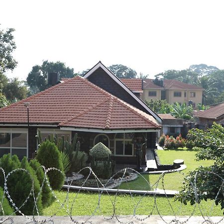 Stallion Place - Bed And Breakfast Kampala Exteriör bild
