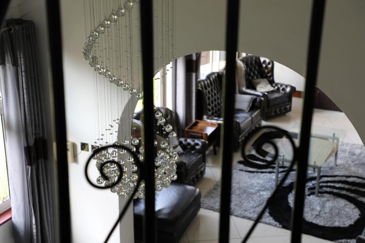Stallion Place - Bed And Breakfast Kampala Exteriör bild