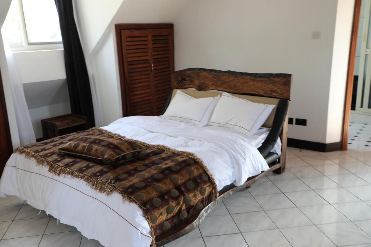 Stallion Place - Bed And Breakfast Kampala Exteriör bild
