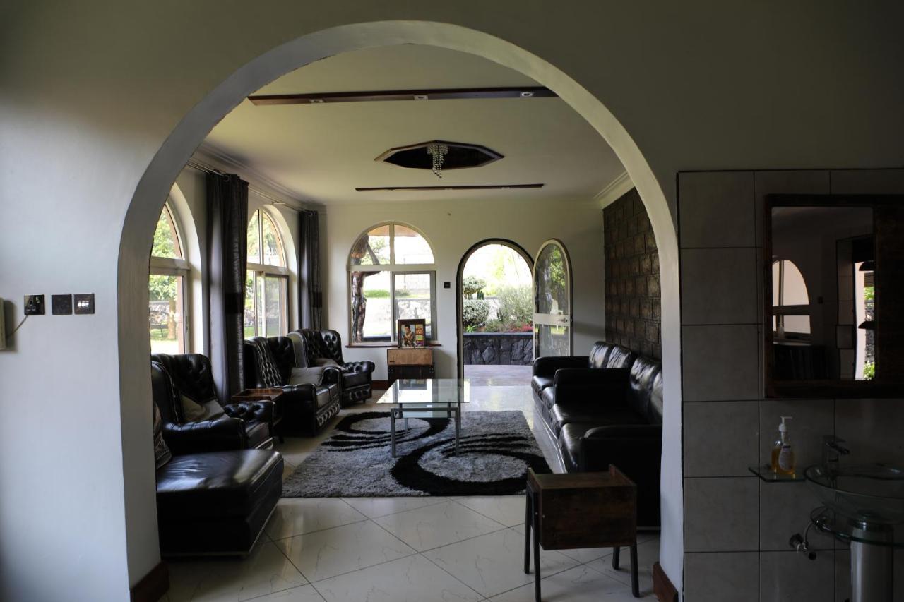 Stallion Place - Bed And Breakfast Kampala Exteriör bild
